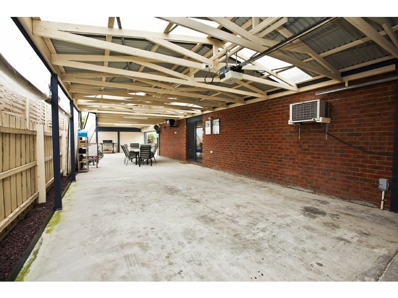 19 Geebung Road, Cranbourne West VIC 3977