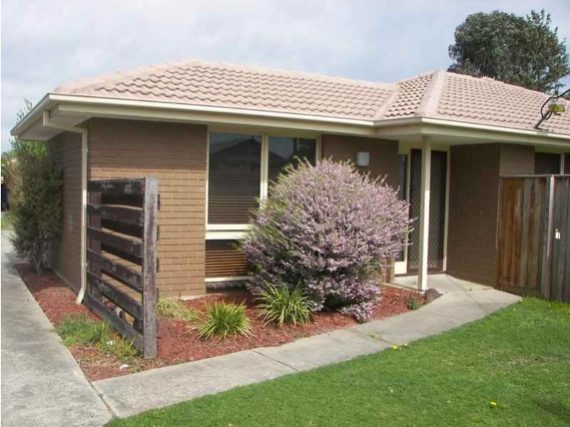 1/10 Duff Street, Cranbourne VIC 3977