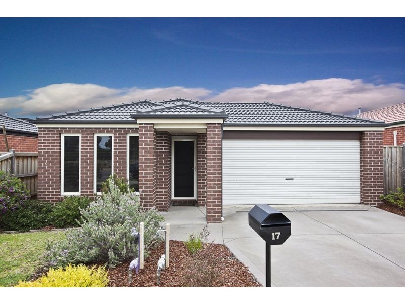 17 Bushranger Boulevard, Cranbourne East VIC 3977
