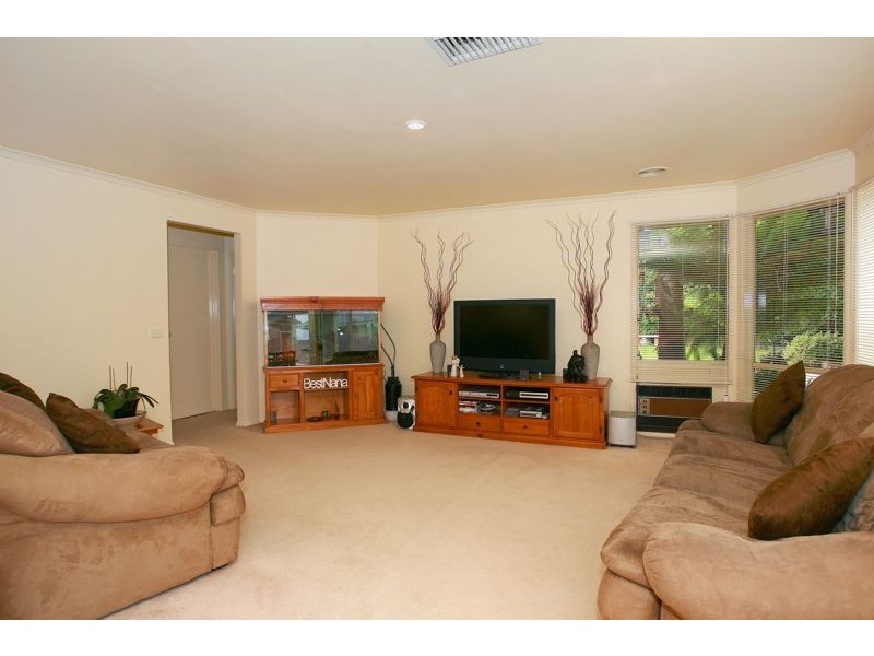 13 Duff Street, Cranbourne VIC 3977