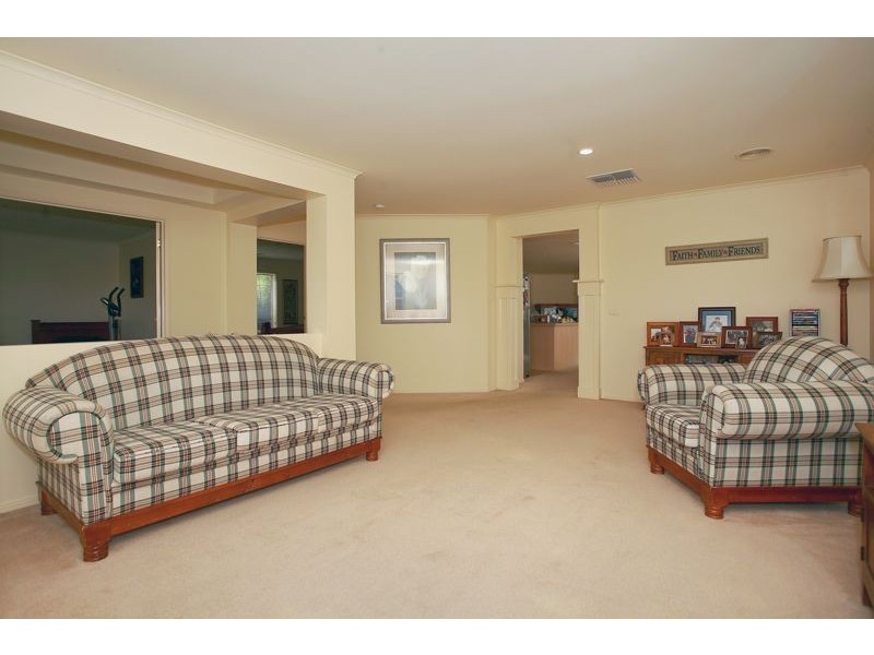 13 Duff Street, Cranbourne VIC 3977