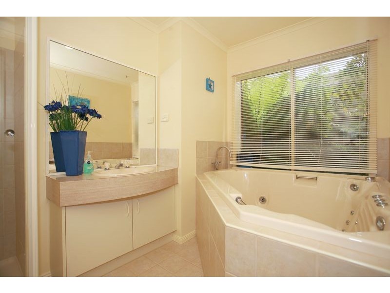 13 Duff Street, Cranbourne VIC 3977