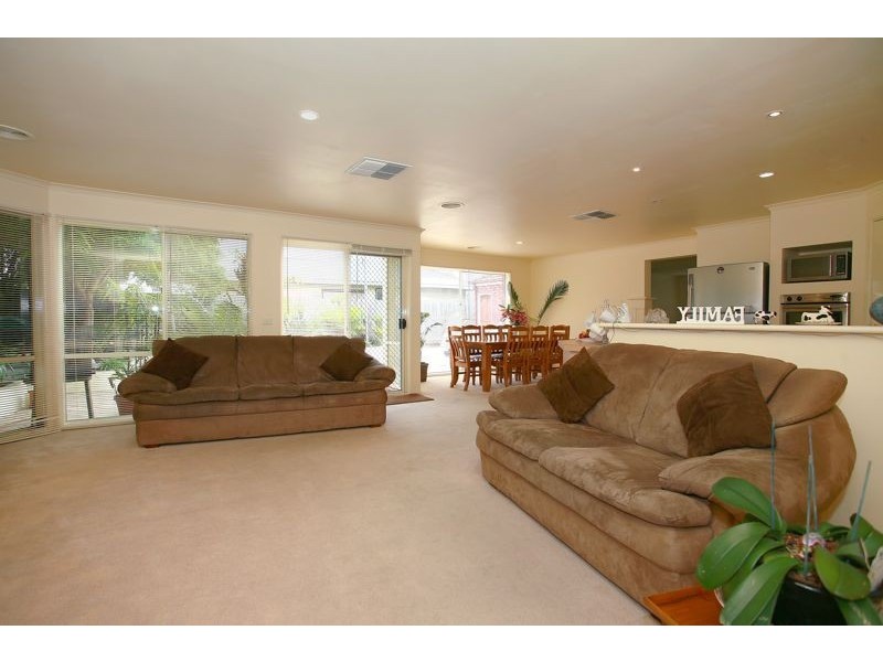 13 Duff Street, Cranbourne VIC 3977