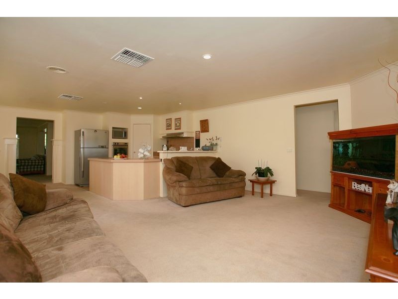 13 Duff Street, Cranbourne VIC 3977