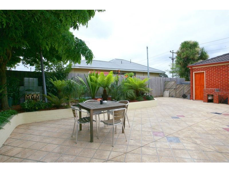 13 Duff Street, Cranbourne VIC 3977