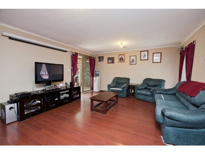 4 Hindmarsh Court, Cranbourne North VIC 3977