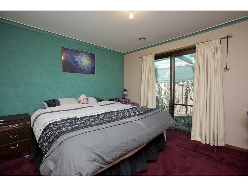 4 Hindmarsh Court, Cranbourne North VIC 3977