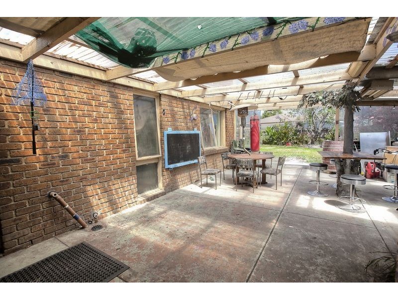 4 Hindmarsh Court, Cranbourne North VIC 3977