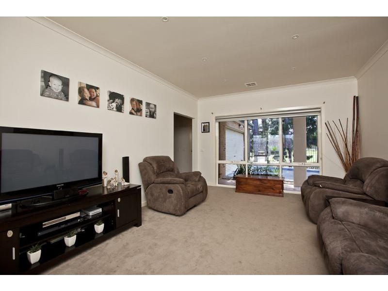 5/55 Sunningdale Crescent, Cranbourne VIC 3977