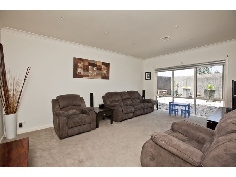 5/55 Sunningdale Crescent, Cranbourne VIC 3977