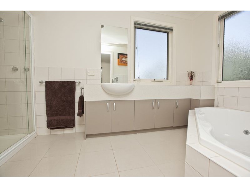 5/55 Sunningdale Crescent, Cranbourne VIC 3977
