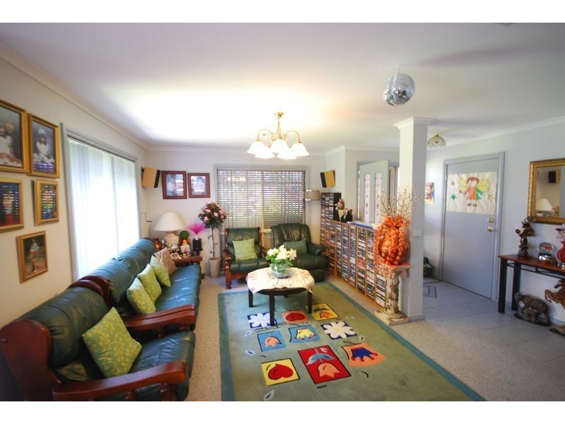 2 Greenbriar Way, Cranbourne West VIC 3977