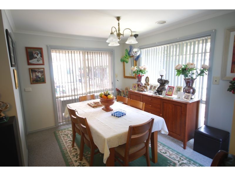 2 Greenbriar Way, Cranbourne West VIC 3977