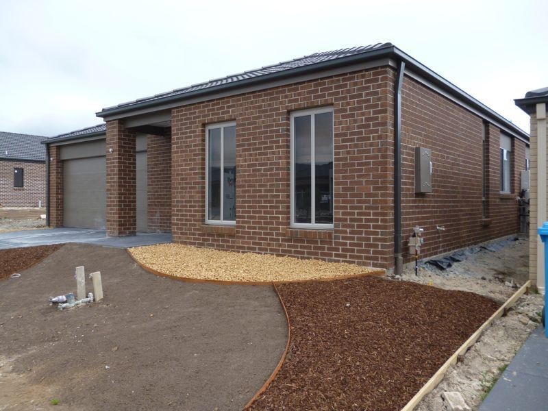 8 Palomino Avenue, Clyde VIC 3978