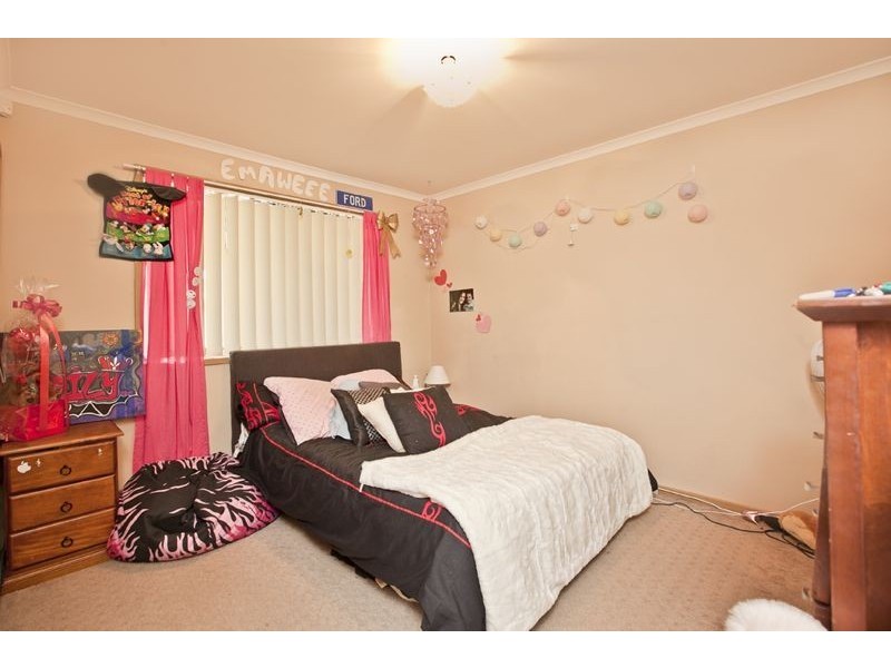 4 Joseph Banks Crescent, Cranbourne VIC 3977