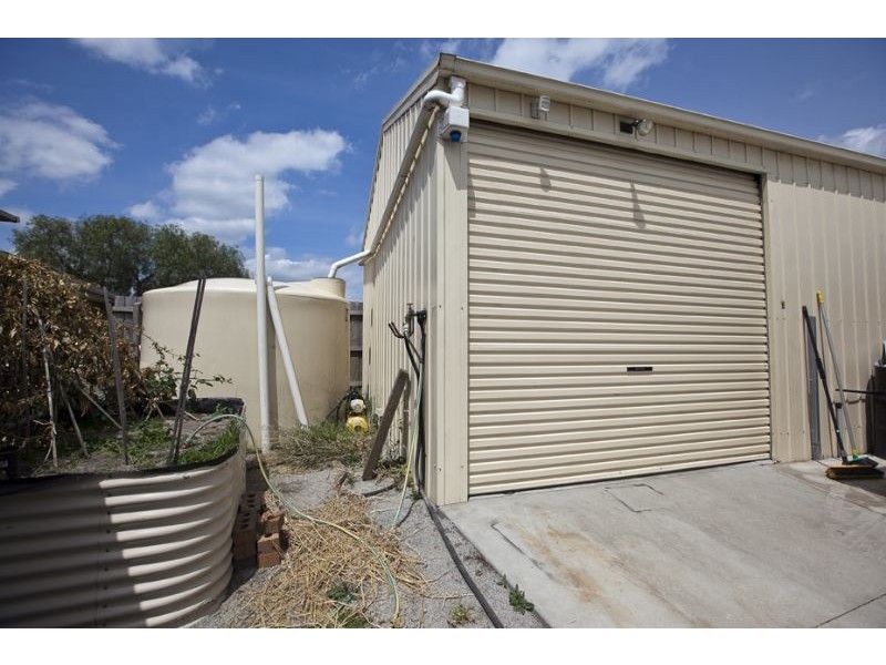 4 Joseph Banks Crescent, Cranbourne VIC 3977