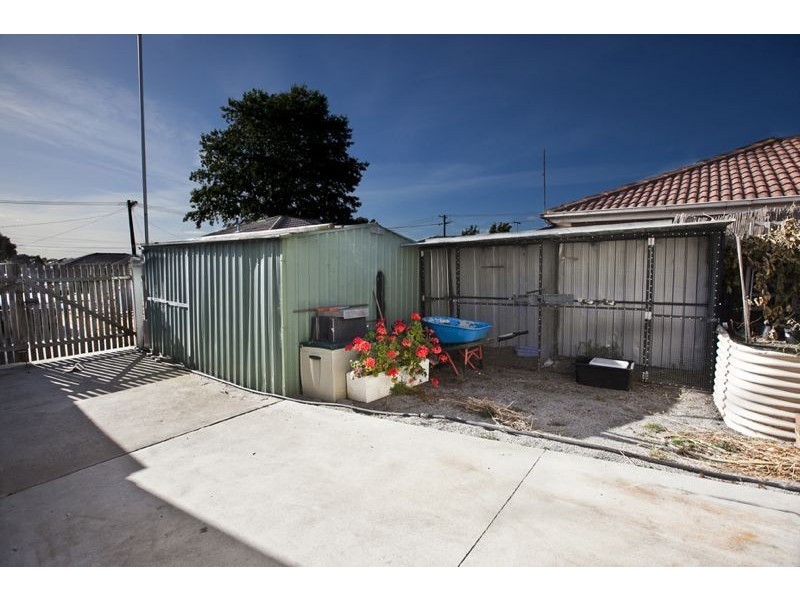 4 Joseph Banks Crescent, Cranbourne VIC 3977