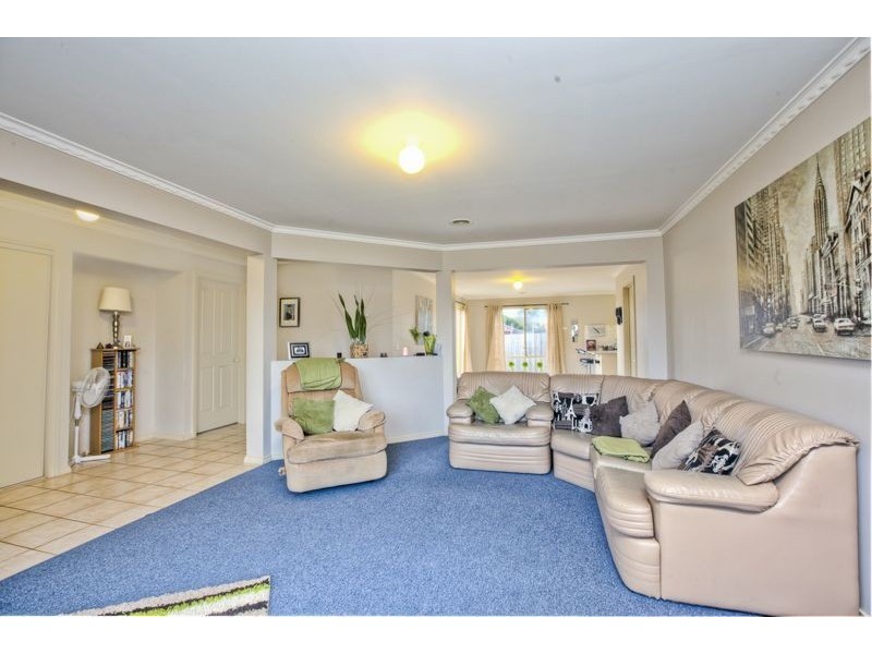 4 Hatten Place, Berwick VIC 3806
