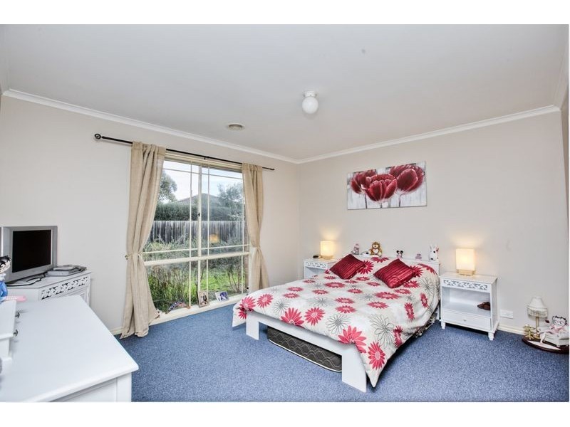 4 Hatten Place, Berwick VIC 3806