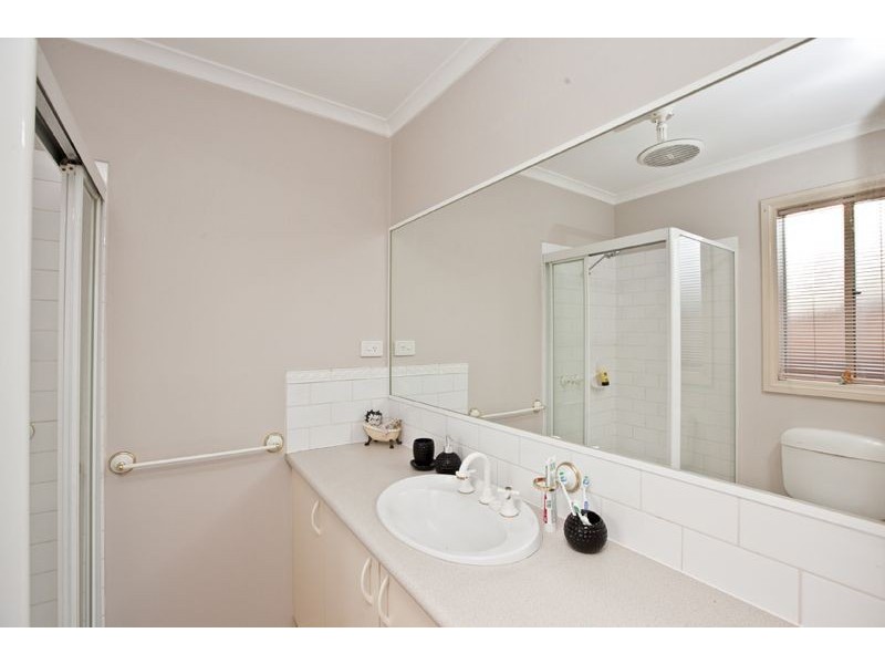 4 Hatten Place, Berwick VIC 3806