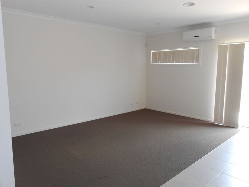 10 Penley Lane, Sandhurst VIC 3977