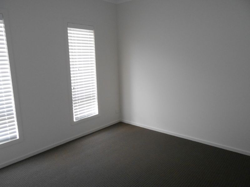 10 Penley Lane, Sandhurst VIC 3977