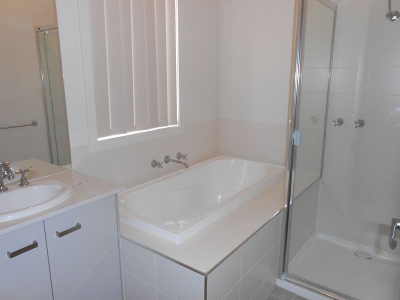 10 Penley Lane, Sandhurst VIC 3977