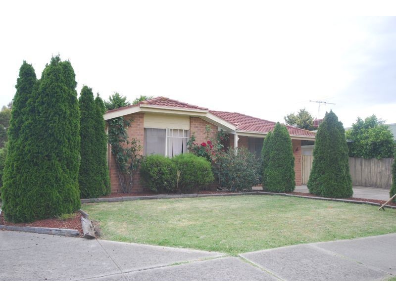 25 Raisell Road, Cranbourne West VIC 3977