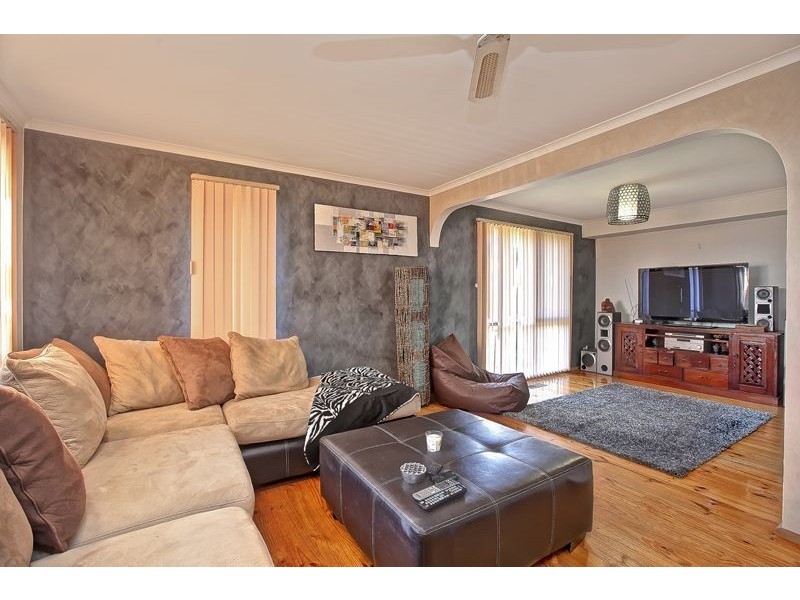 14 Frances Crescent, Cranbourne North VIC 3977