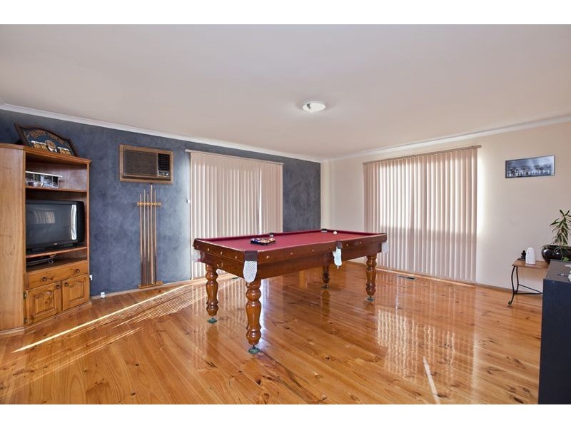 14 Frances Crescent, Cranbourne North VIC 3977