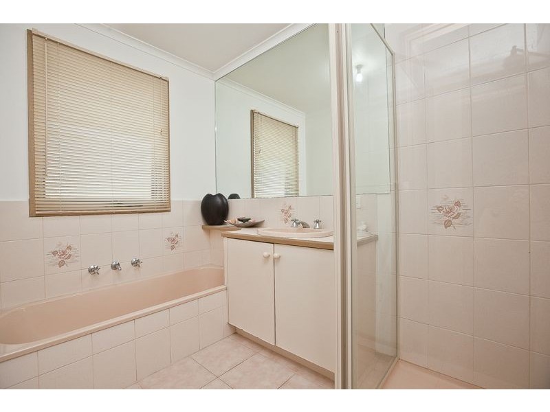 14 Frances Crescent, Cranbourne North VIC 3977