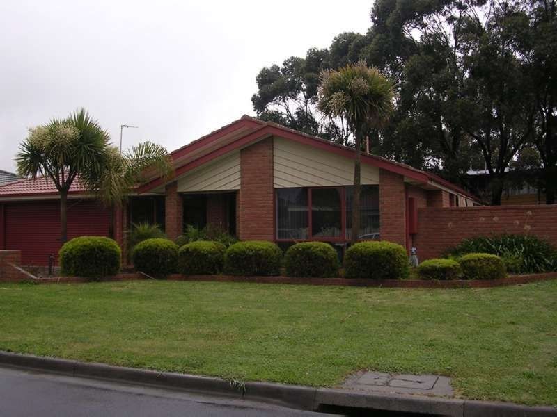 66 Toirram Crescent, Cranbourne North VIC 3977