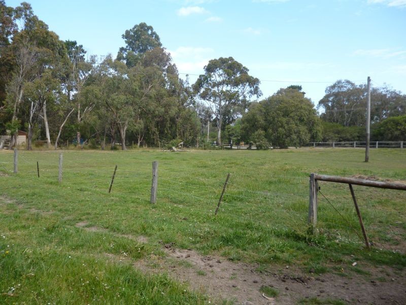 17 Scott Road, Cranbourne South VIC 3977