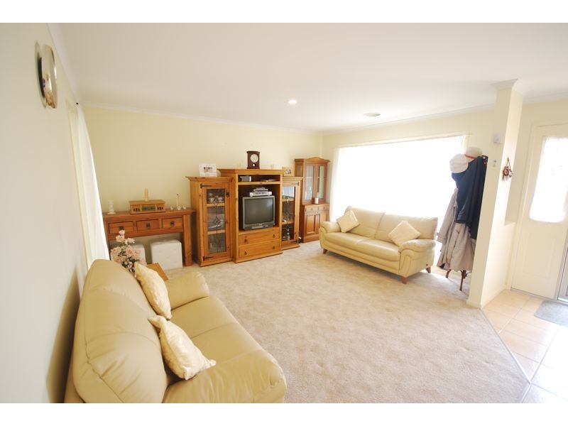 11 Foxwood Drive, Cranbourne East VIC 3977