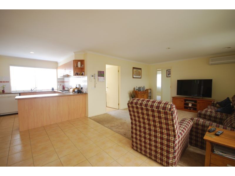 11 Foxwood Drive, Cranbourne East VIC 3977