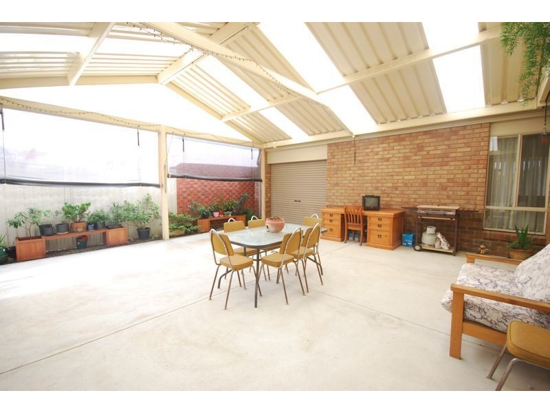 11 Foxwood Drive, Cranbourne East VIC 3977