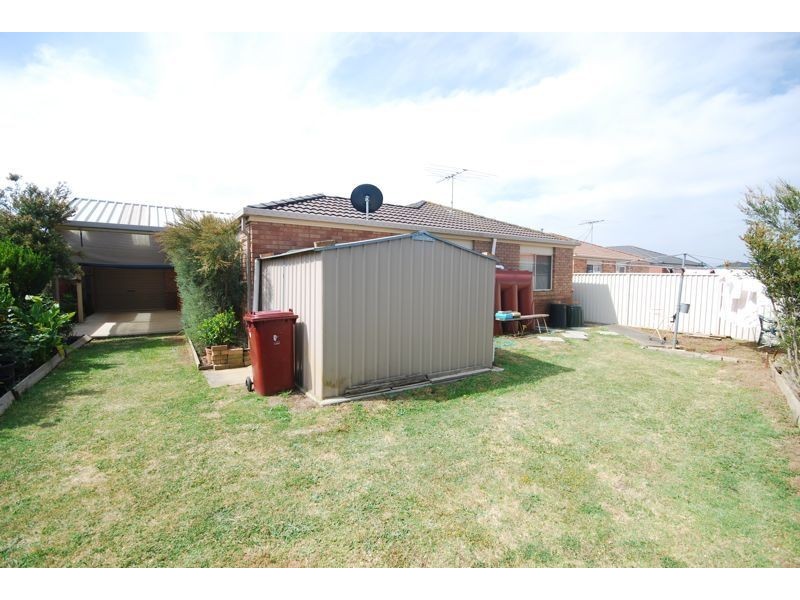 11 Foxwood Drive, Cranbourne East VIC 3977