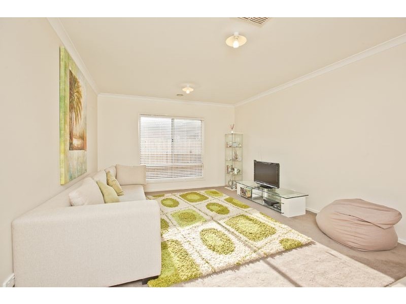 44 Brookwater Parade, Lyndhurst VIC 3975