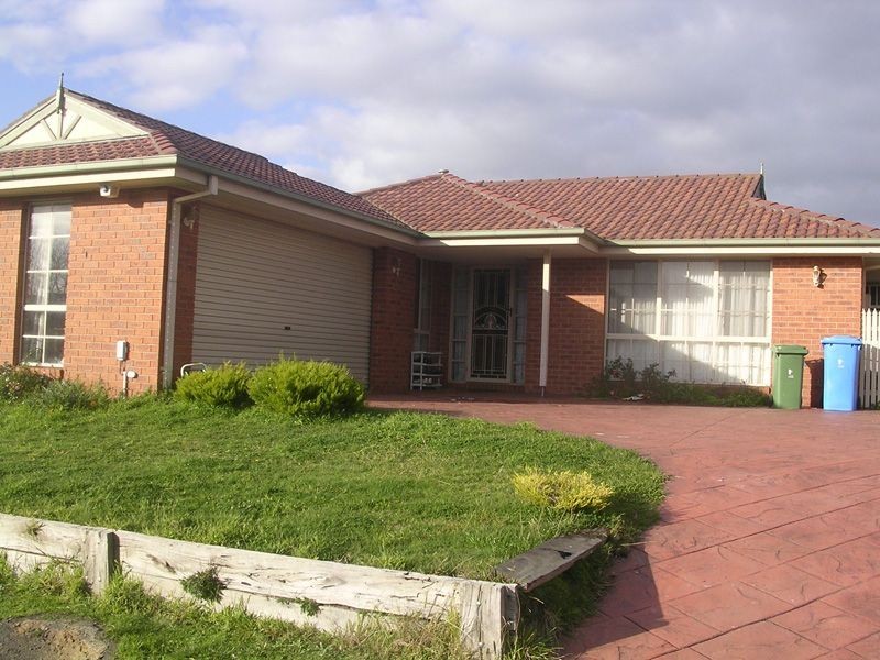 31 Samantha Crescent, Cranbourne North VIC 3977