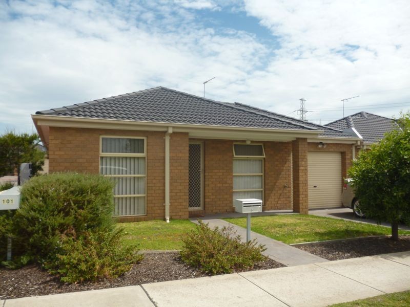 17/95-101 Breens Road, Cranbourne West VIC 3977