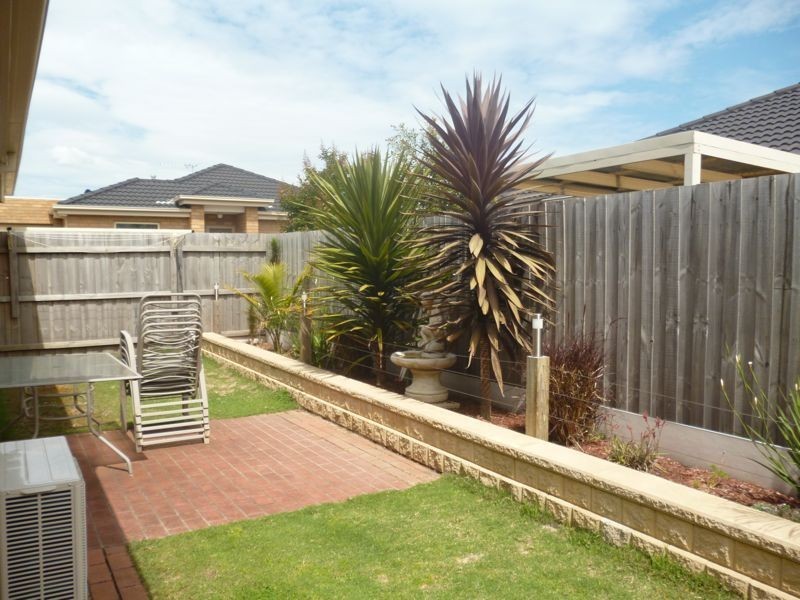 17/95-101 Breens Road, Cranbourne West VIC 3977