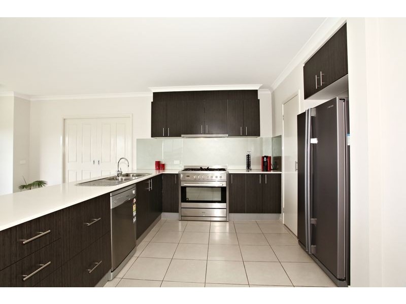 12 Mannavue Boulevard, Cranbourne North VIC 3977