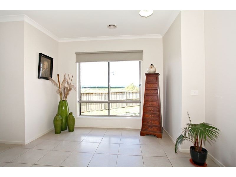 12 Mannavue Boulevard, Cranbourne North VIC 3977