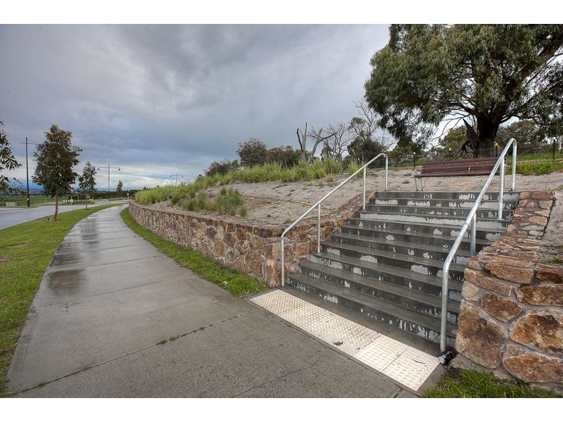 12 Mannavue Boulevard, Cranbourne North VIC 3977