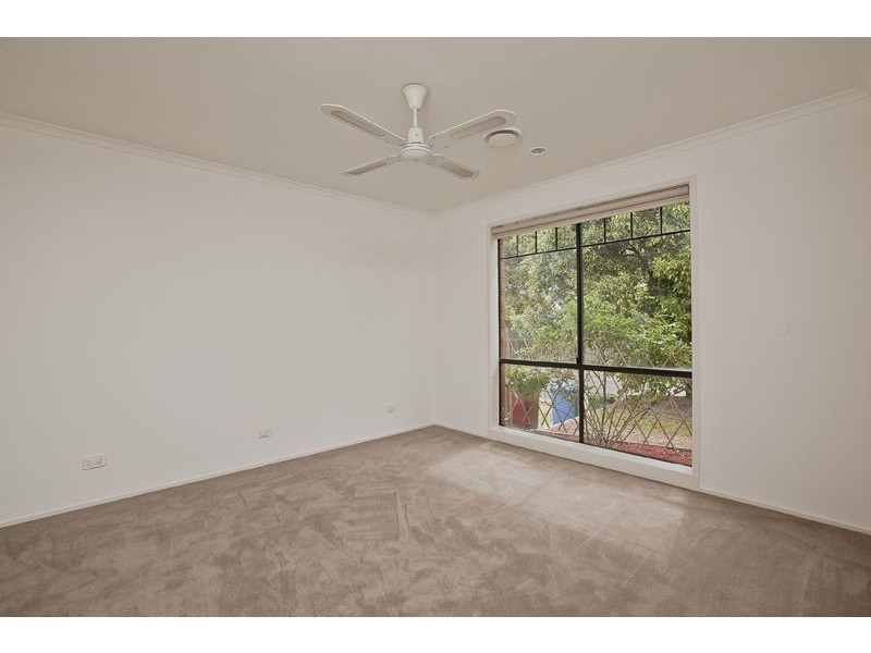 25 Maltravers Crescent, Cranbourne North VIC 3977