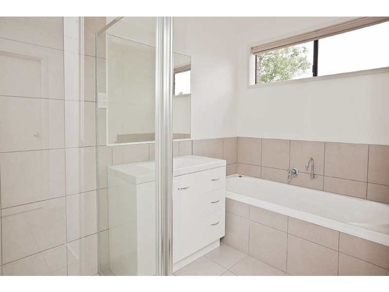 25 Maltravers Crescent, Cranbourne North VIC 3977