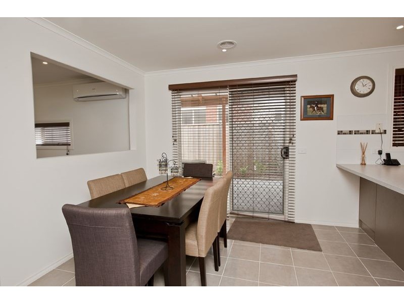 17 Bushranger Boulevard, Cranbourne VIC 3977