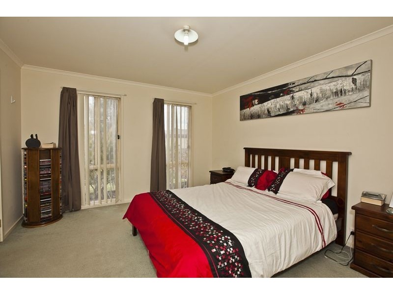 15 Breamlea Way, Cranbourne West VIC 3977