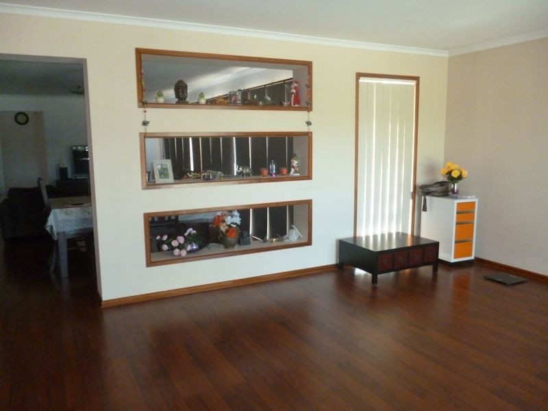 12 Greenock Crescent, Cranbourne East VIC 3977