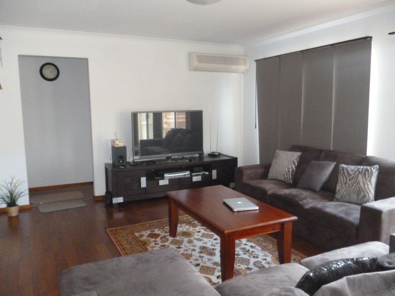 12 Greenock Crescent, Cranbourne East VIC 3977